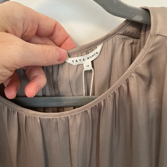 NWT silky blouse - Picture 2 of 5